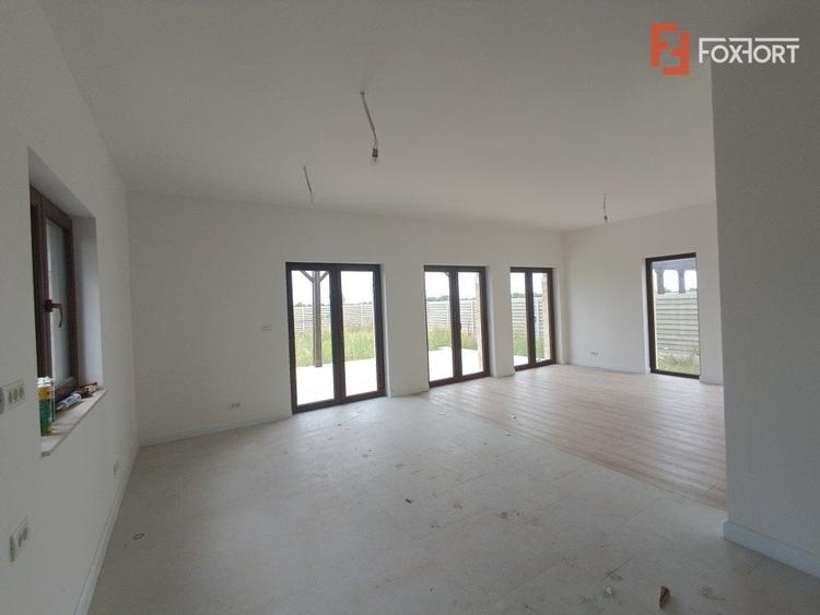 Casa individuala cu 4 camere de vanzare in Mosnita Noua - 1
