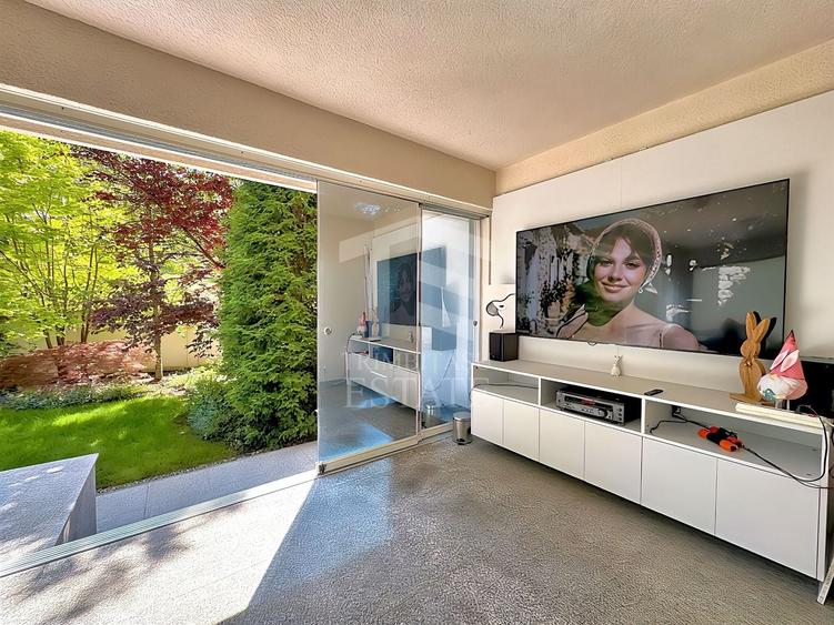 Casă individuală cu 7 camere cu Canalizare în Titan