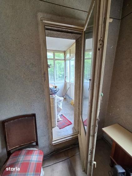 Apartament cu 3 camere decomandat în Rahova