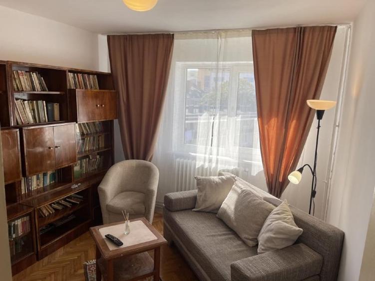 Apartament cu 4 camere decomandat în Ultracentral
