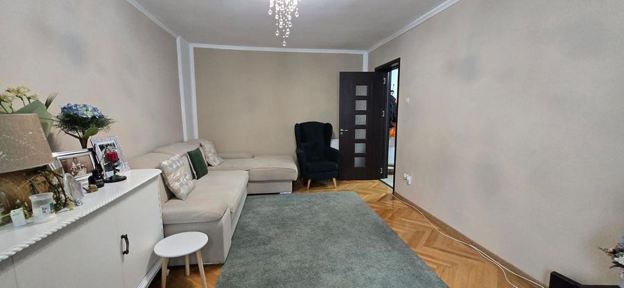 Apartament cu 3 camere decomandat, mobilat în Ultracentral