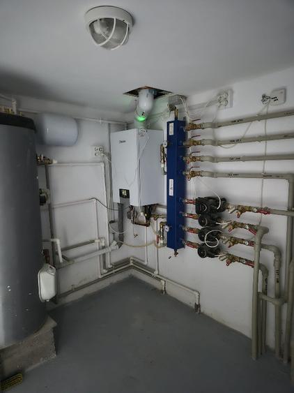 Casă cu 8 camere cu Teren 100 Mp în Parcul Carol