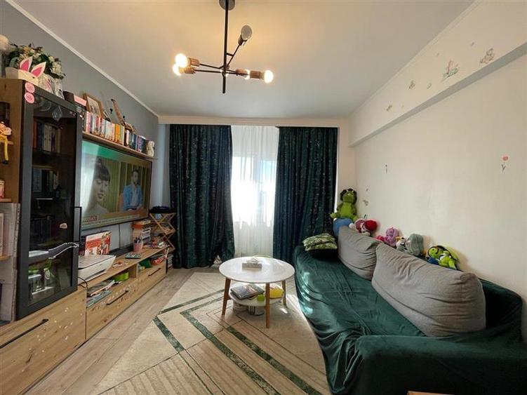 Apartament cu 2 camere decomandat, mobilat în Central
