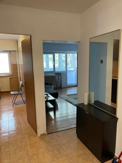 Garsonieră decomandată în Tei