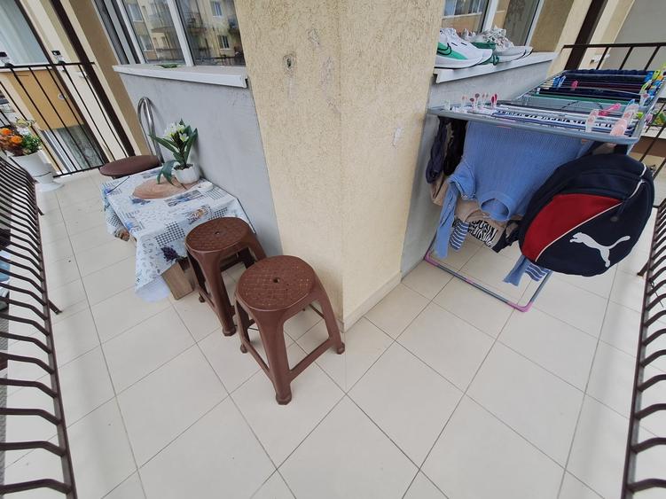 Apartament cu 3 camere, 57 mp, 2 balcoane, zona Florilor - 10