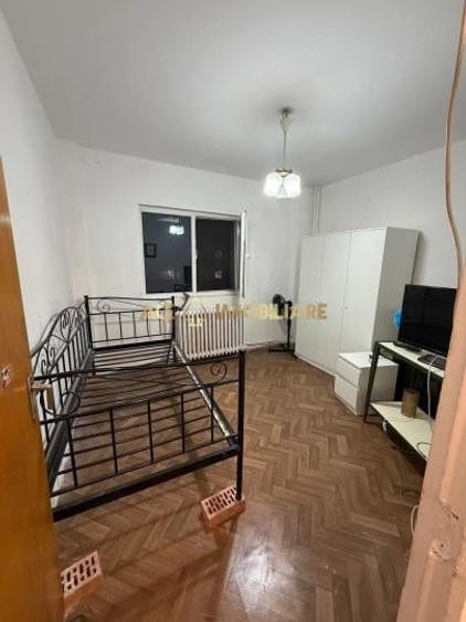 Apartament cu 3 camere decomandat, mobilat în Ozana