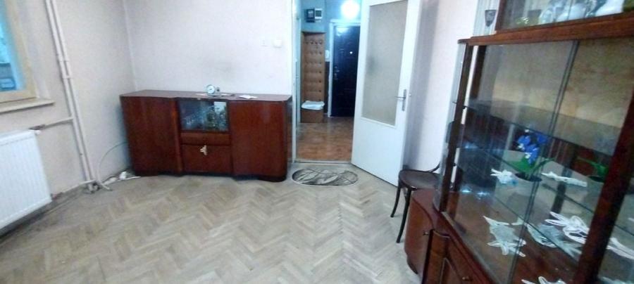 Apartament cu 3 camere decomandat în Vest