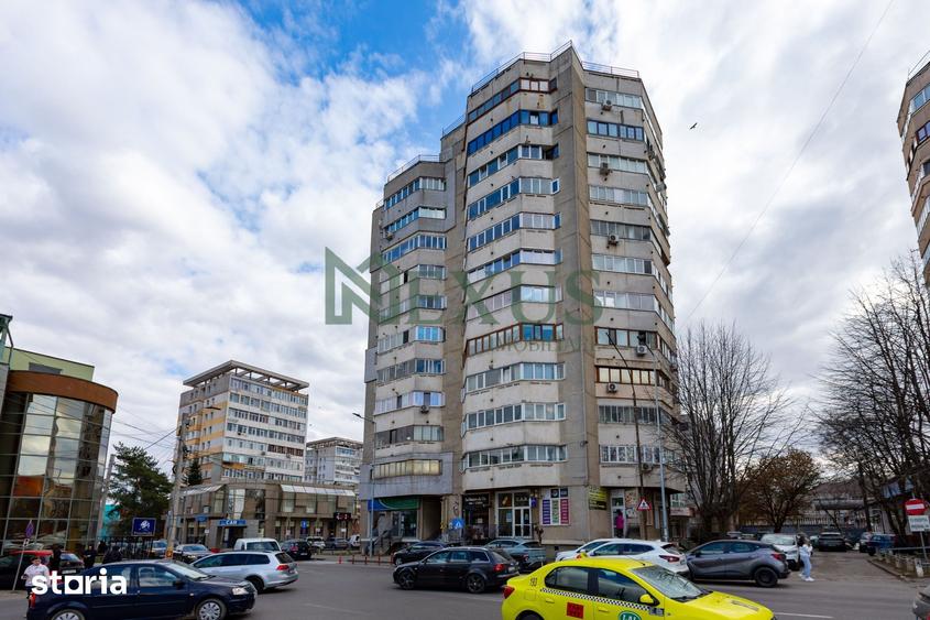 Apartament cu 3 camere decomandat în Cornișa