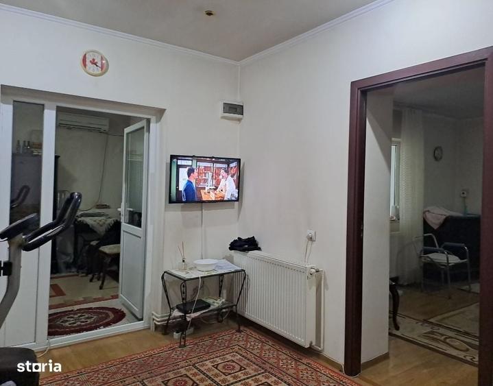 Casă cu 4 camere în Aprozi