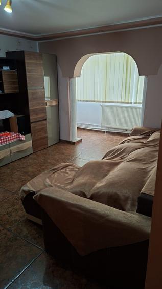 Apartament cu 2 camere nedecomandat în Românești
