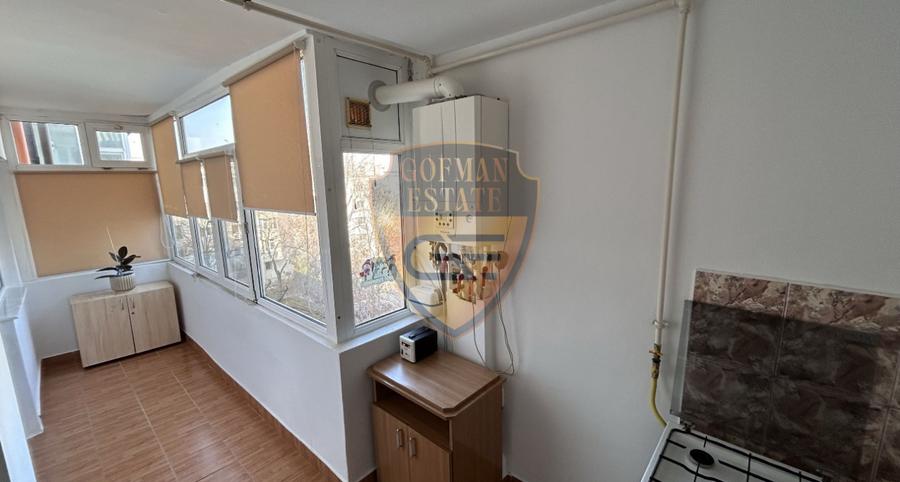 Apartament cu 4 camere decomandat, mobilat în Dacia