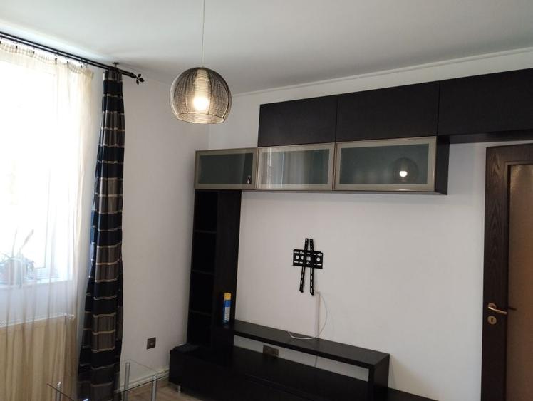 Inchiriez apartament doua camere - 6