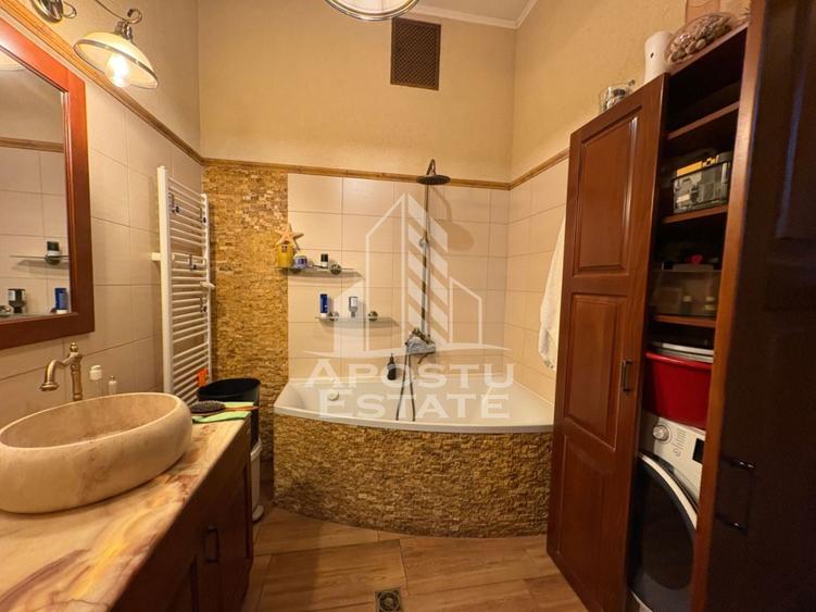 Apartament cu 4 camere circular, mobilat în P-ța Maria