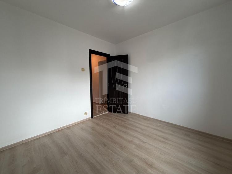 Apartament cu 2 camere decomandat în Titan