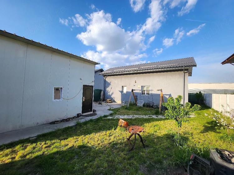 Casă cu 3 camere cu Teren 400 Mp în Central