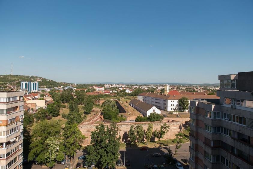 Apartament cu 2 camere decomandat în Centru Civic