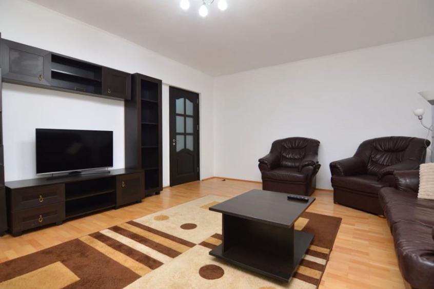 Apartament cu 2 camere decomandat, mobilat în Decebal