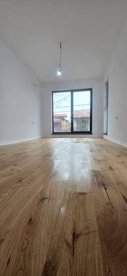 Casă individuală cu 4 camere cu Canalizare în Bd. Laminorului