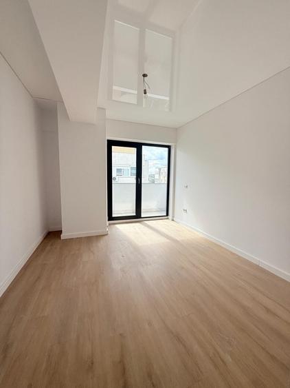 Apartament cu 3 camere decomandat în Nicolina