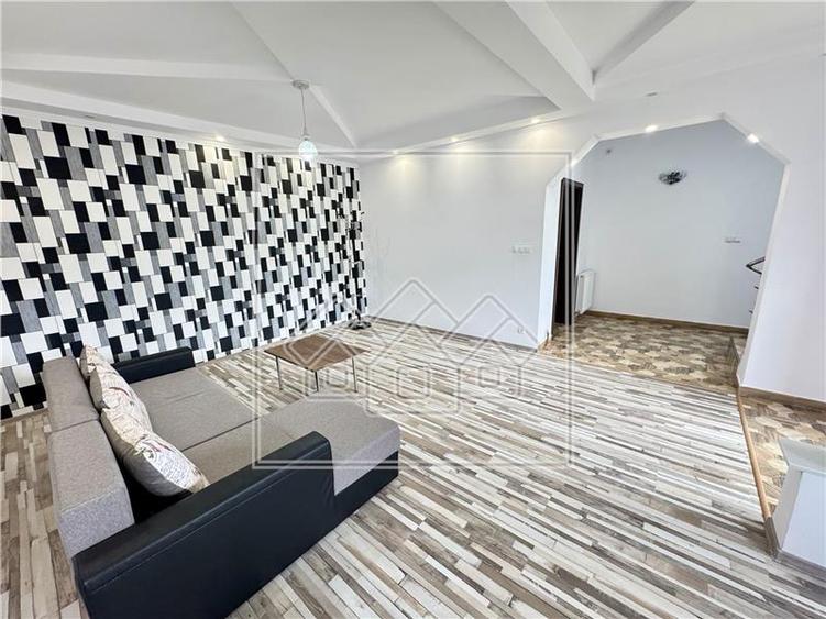 Duplex cu 4 camere cu Canalizare în Șelimbăr