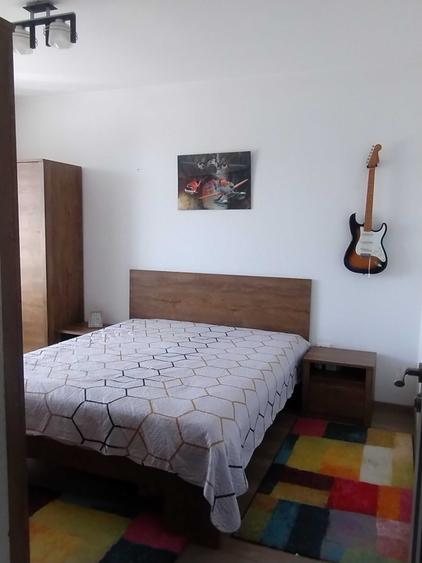 Apartament cu 4 camere decomandat în Prundu