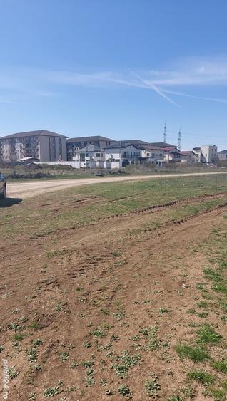 Teren de 5000 mp, în Dobroești