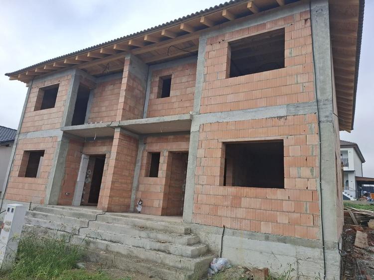 Duplex cu 4 camere cu Canalizare în Arhitecților - Calea Cisnădiei