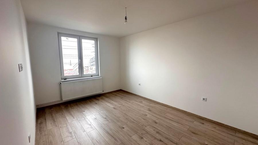 Apartament cu 3 camere în Șura Mică