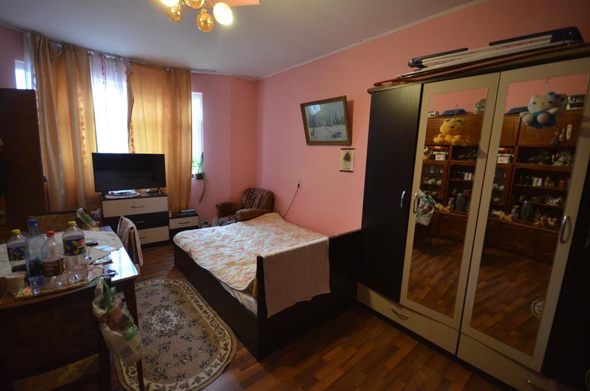 Apartament cu 6 camere decomandat în Calea Călărașilor