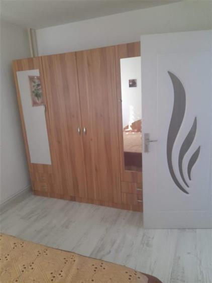 Apartament cu 2 camere nedecomandat în Podu Roș