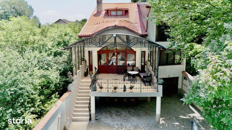 Casă cu 6 camere cu Teren 1255 Mp în Snagov