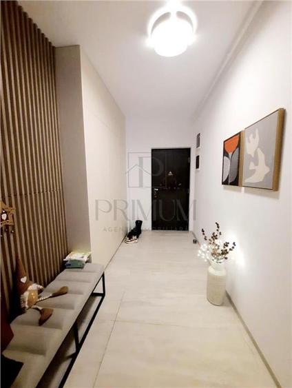 Apartament cu 2 camere semidecomandat, mobilat în Aradului