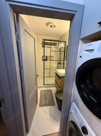 Apartament cu 3 camere decomandat, mobilat în Central