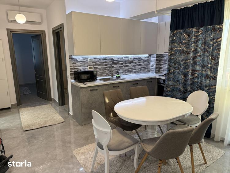 Apartament cu 3 camere în Podu Roș