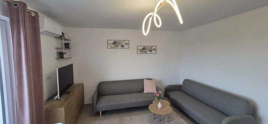 Apartament cu 2 camere decomandat în Central