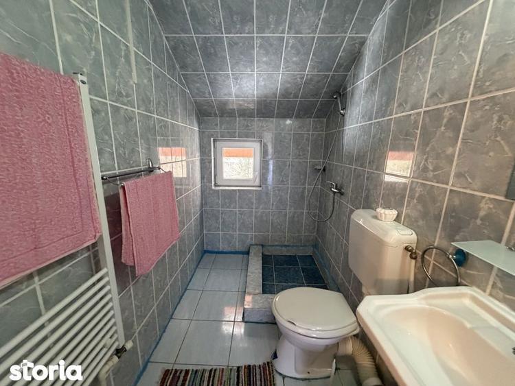 Casă cu 9 camere cu Teren 515 Mp în Central