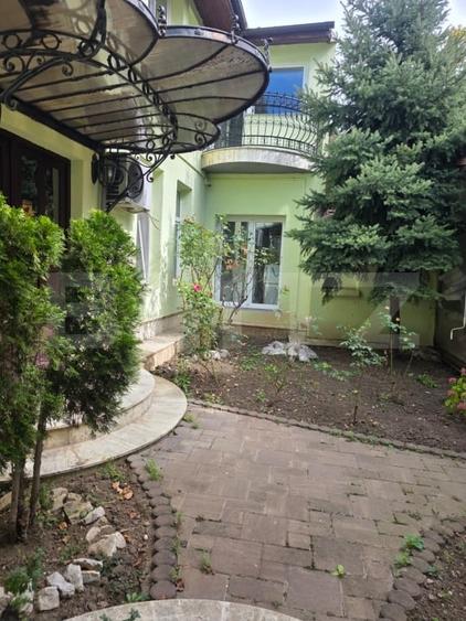 Casă individuală cu 7 camere cu Canalizare în Rudului