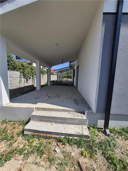 Casă individuală cu 5 camere cu Canalizare în Moșnița Nouă