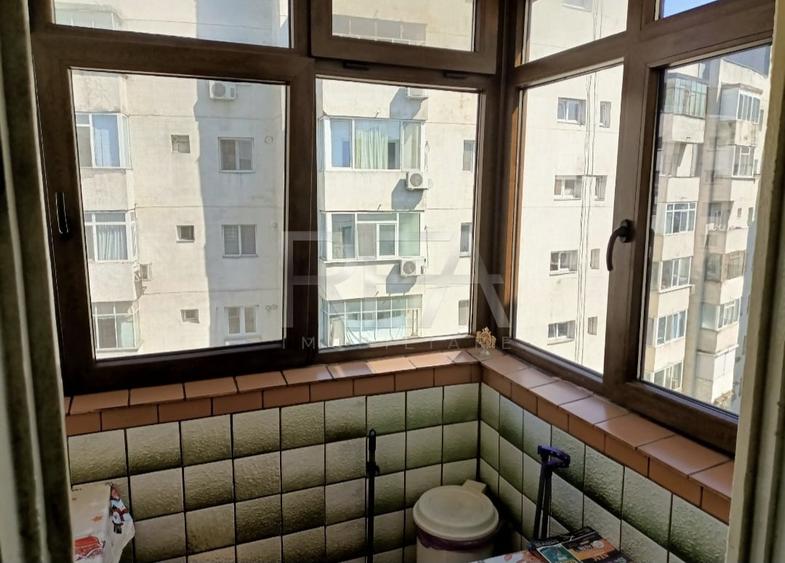 Apartament cu 4 camere semidecomandat, mobilat în Crângași