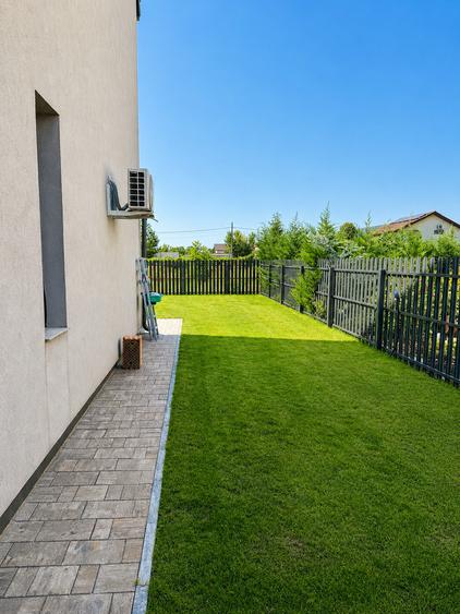 Duplex cu 5 camere cu Piscina în Bujoreni
