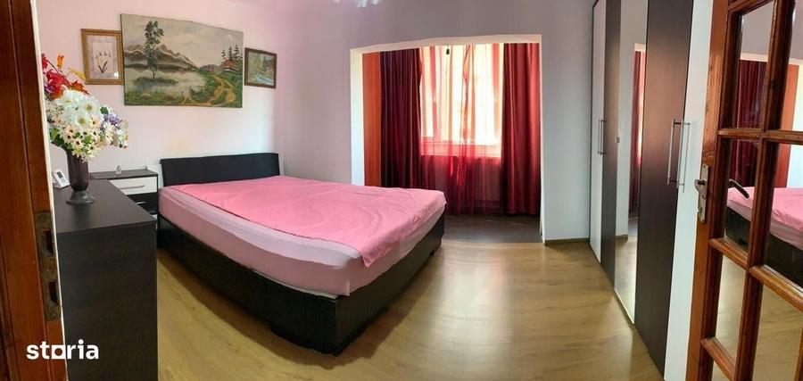 Apartament cu 3 camere decomandat în Dâmbovița