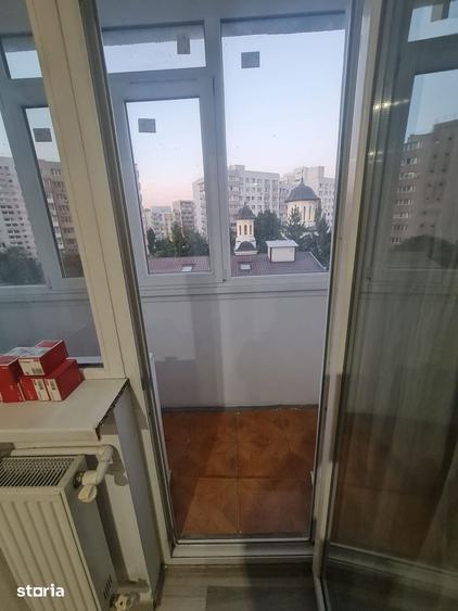 Apartament cu 3 camere semidecomandat în Militari