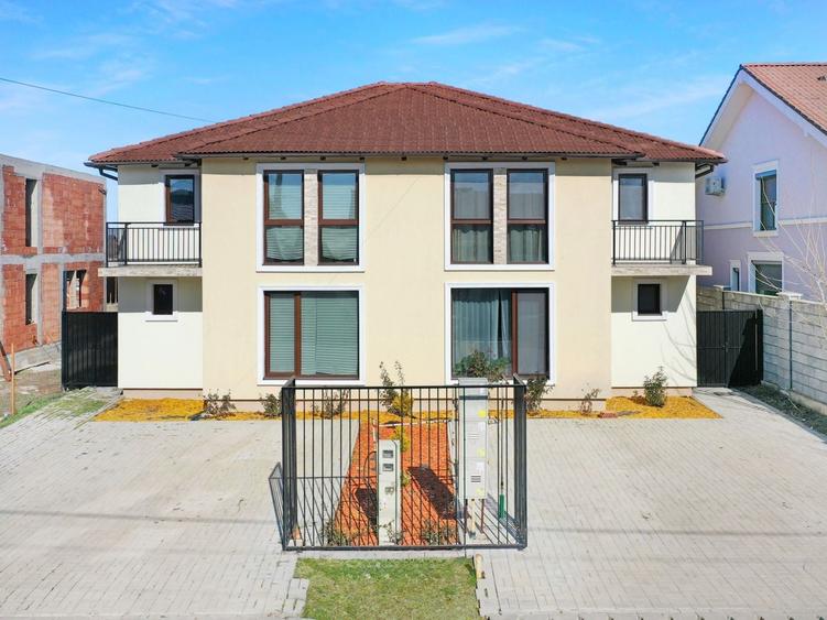 Duplex cu 4 camere cu Canalizare în Dumbrăvița