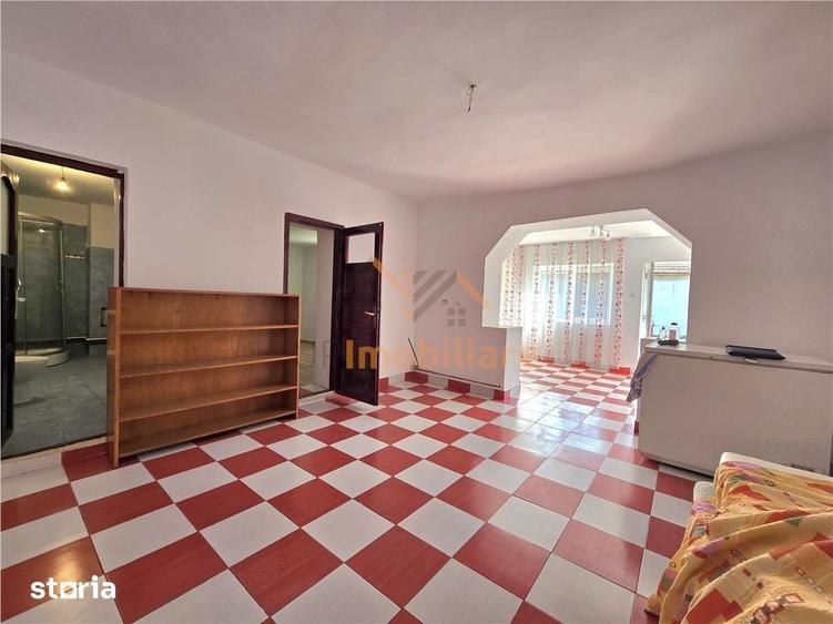 Casă cu 4 camere cu Teren 5723 Mp în Popești
