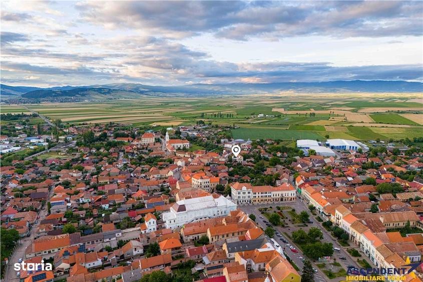 Casă cu 4 camere în Sânzieni
