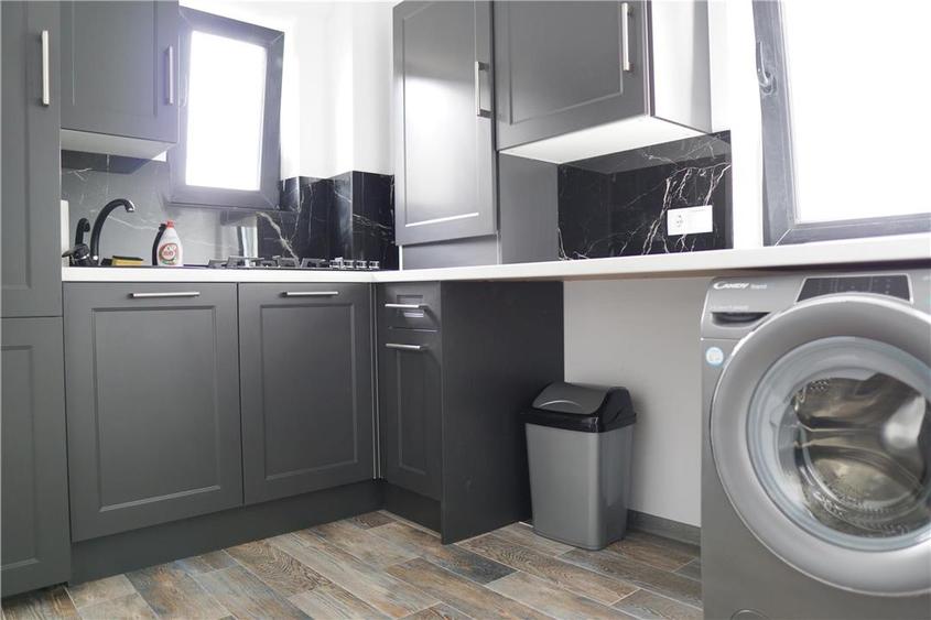 Apartament cu 2 camere decomandat, mobilat în Central