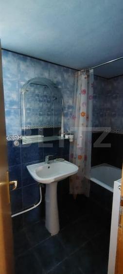 Casă individuală cu 4 camere cu Garaj în Exterior Vest