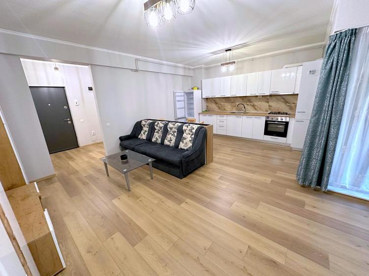Apartament cu 2 camere semidecomandat, mobilat în Central