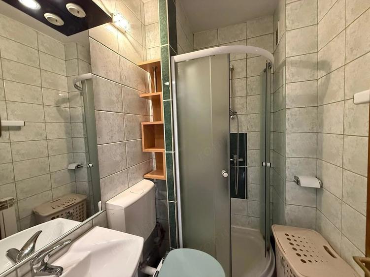 Apartament cu 4 camere decomandat în Nicolae Bălcescu