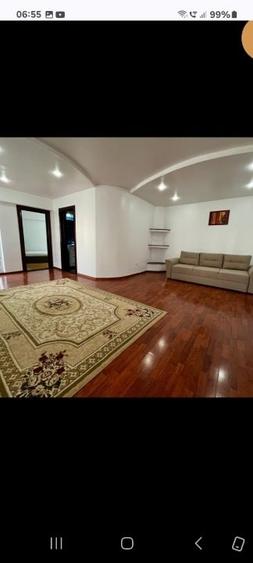 Apartament cu 3 camere decomandat în Nicolina